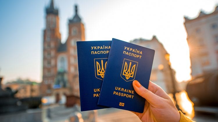 Робота за кордоном де шукати вакансії та як уникнути шахрайства 1